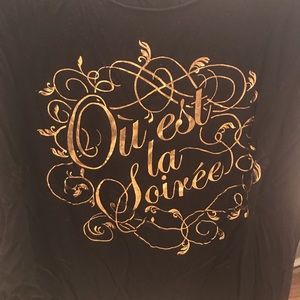 Bebe black and gold tee